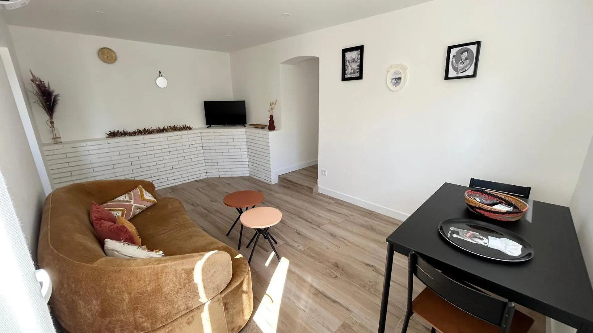 Апартаменты Appart T2 Calme Aux Terrasses Каси Франция